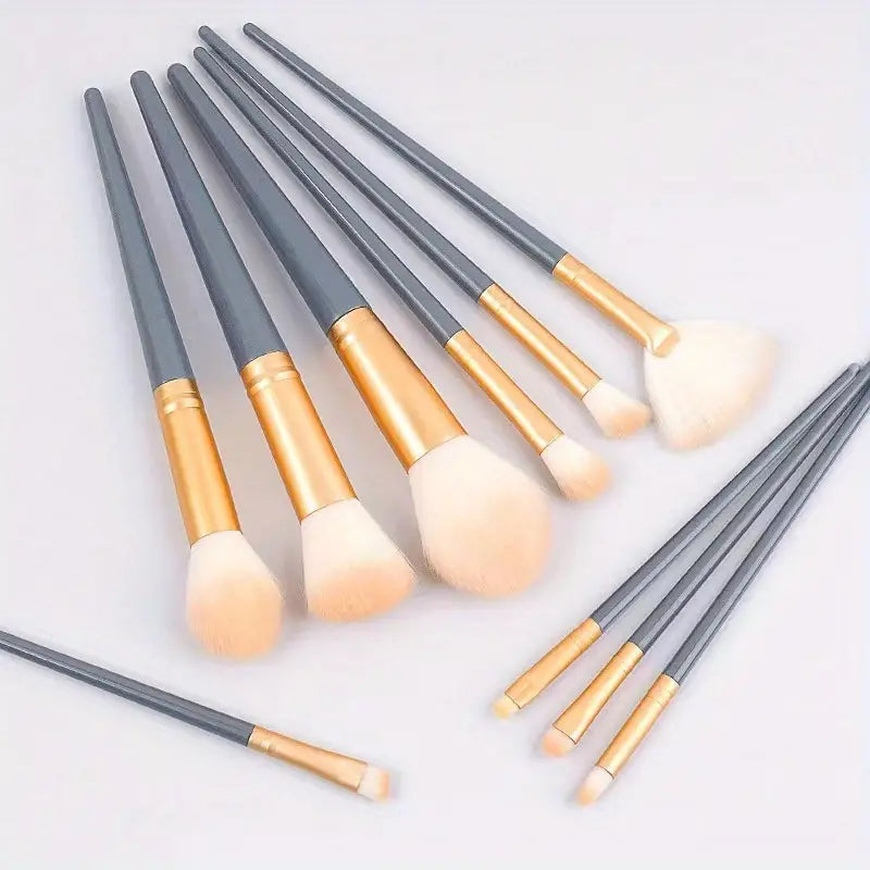 10Pcs Soft Fluffy Makeup Brushes Set – Professional & Beginner Friendly